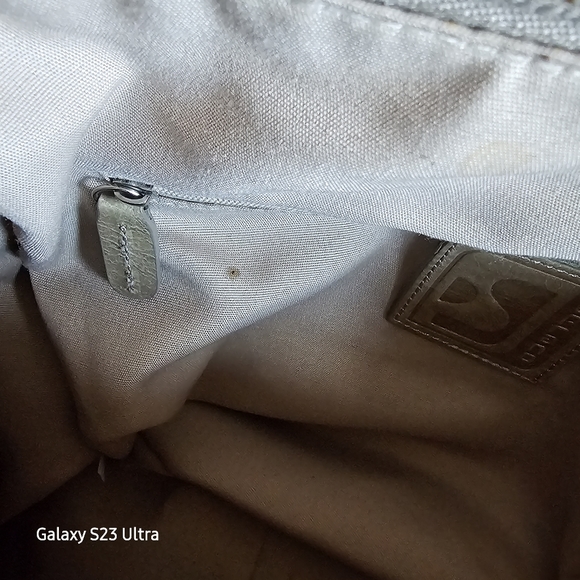 Soprano patent leather satchel with alligator embossed design. Dark taupe. - Picture 15 of 15